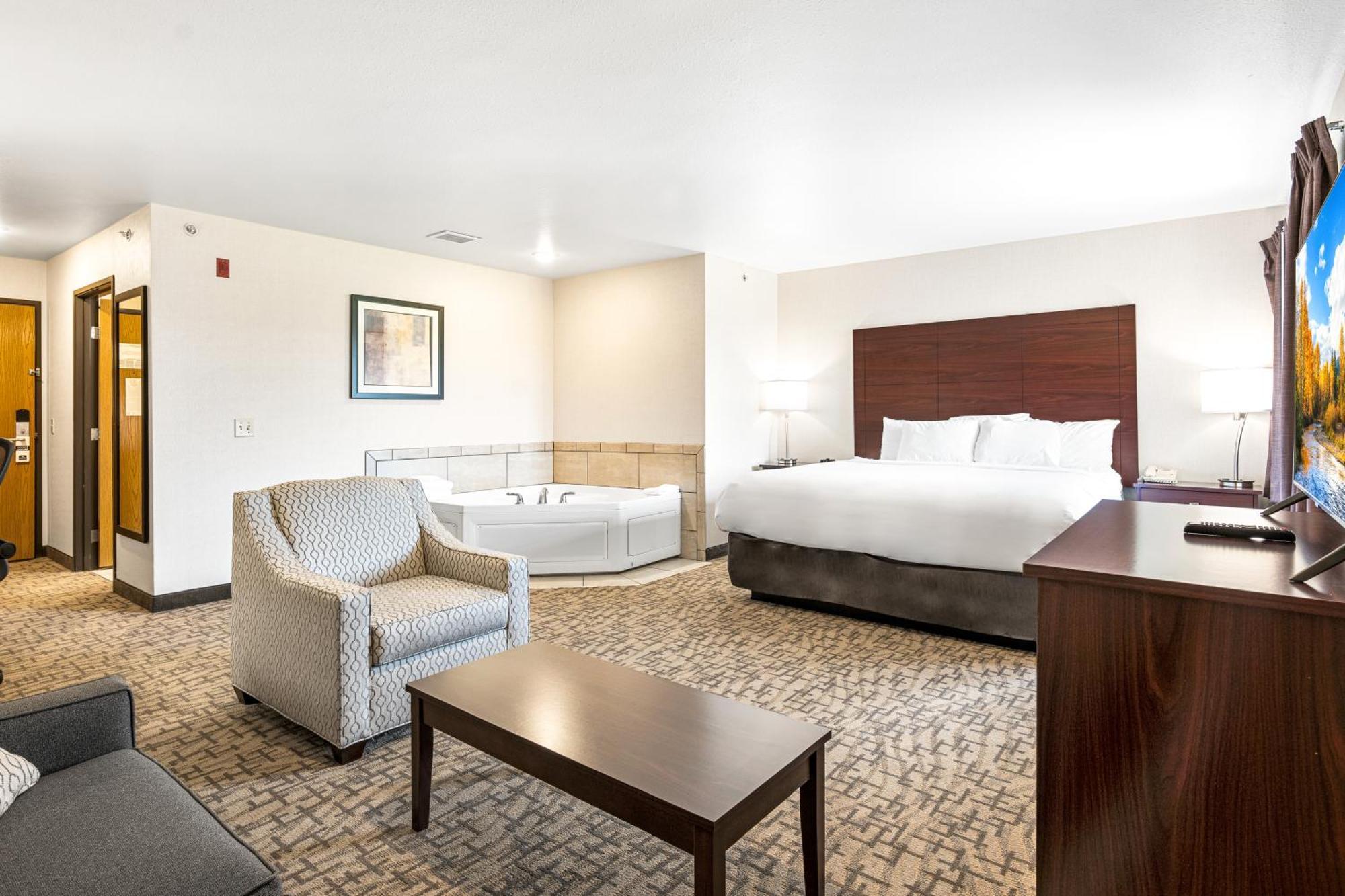 Boarders Inn & Suites By Cobblestone Hotels - Shawano Exterior photo